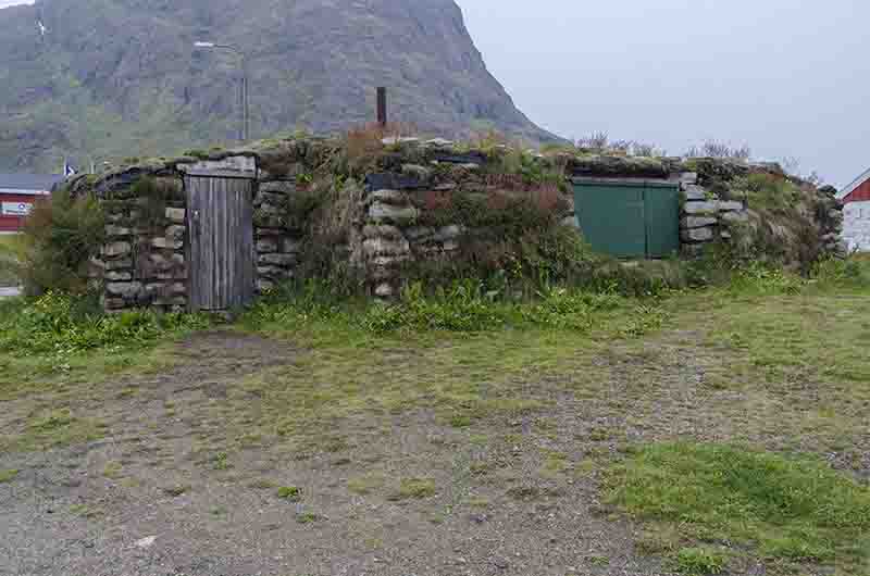 201 - Groenlandia - Narsaq - antigua vivienda Inuit